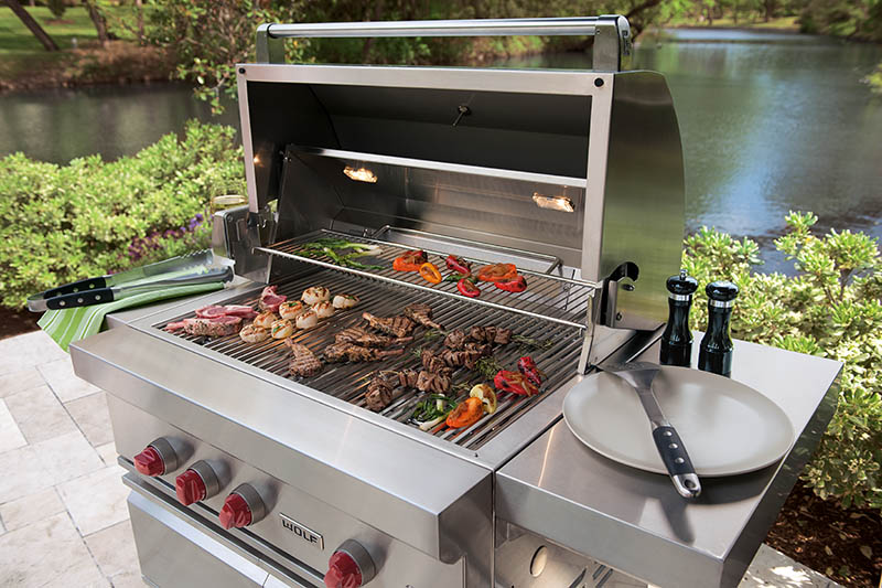 Wolf Outdoor Grill BBQ With Cart - OG36 - Appliance Buyer's Guide